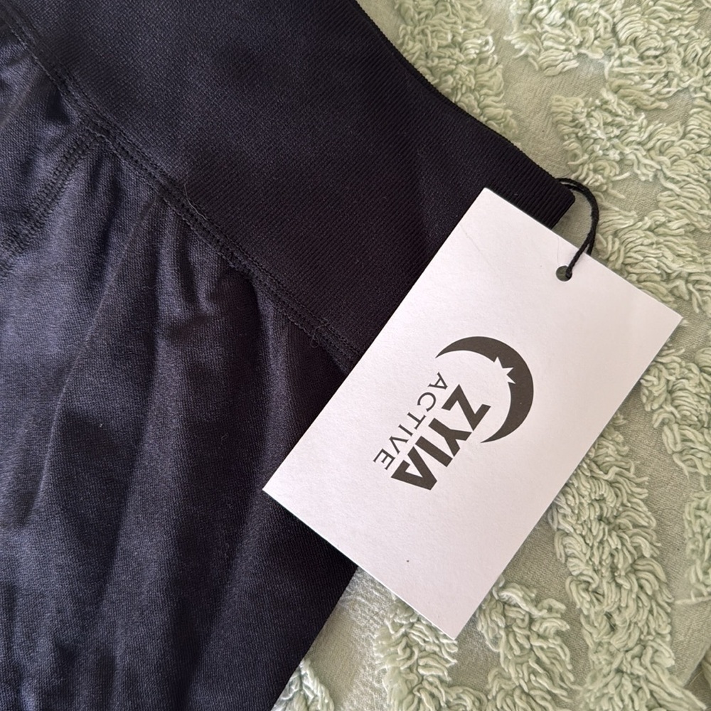 Zyia Black and White Tie Dye Leggings Girls Size XS (M3) - Picture 3 of 6